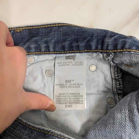 Aritzia Levi’s Relaxed Fit Shorts - Picture 4 of 4